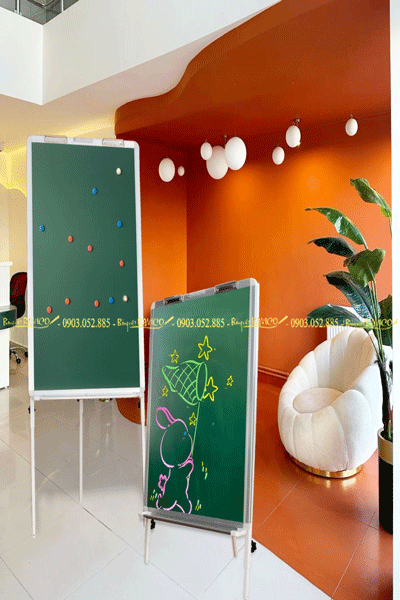 Bảng Flip Chart 3 chân viết phấn